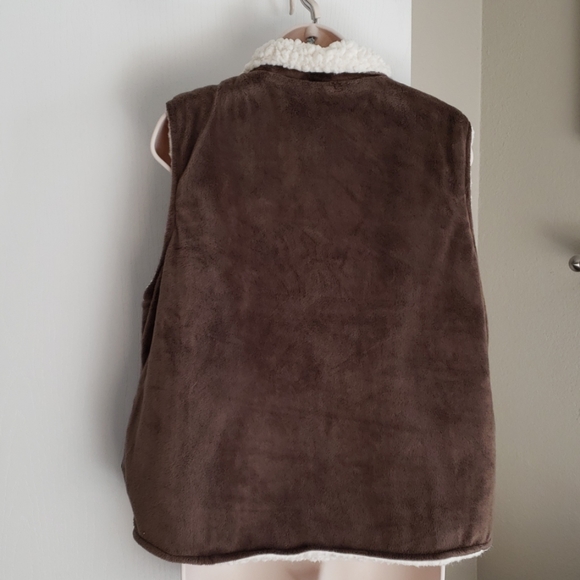 Private Quarters Vest Size L - Picture 2 of 8